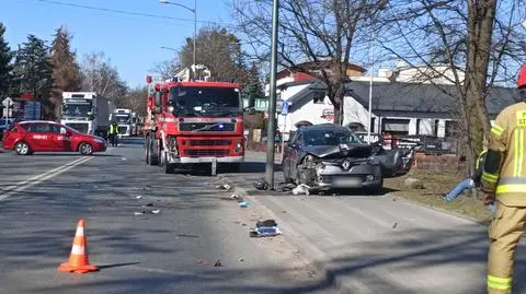 Wóz strażacki jechał do pożaru. Po drodze doszło do wypadku