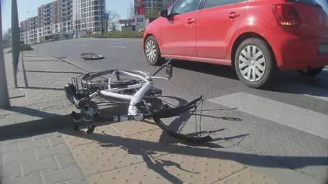 Wypadek na Ursynowie, rowerzystka w szpitalu