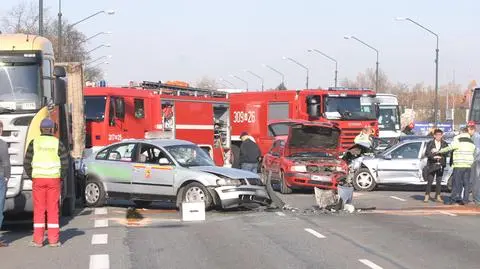 Zderzenie sześciu aut na Puławskiej