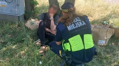 "Na trawniku leży mężczyzna, jest blady i nieregularnie oddycha"