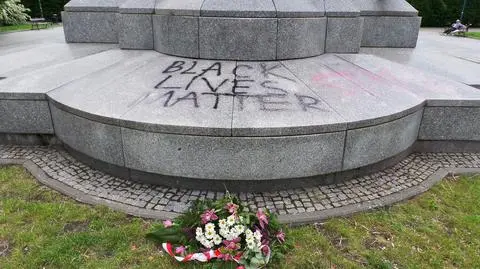 "Black Lives Matter" ponownie na pomniku Kościuszki
