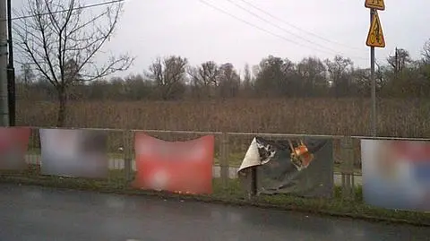 Wisiały na trytytkach, zagrażały kierowcom. Strażnicy miejscy zarekwirowali banery