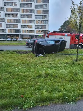Kierowca wjechał w słup na Ursynowie 