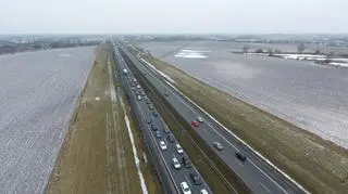 Korek po zderzeniu na autostradzie