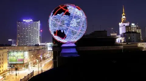 Gigantyczny globus znów świeci