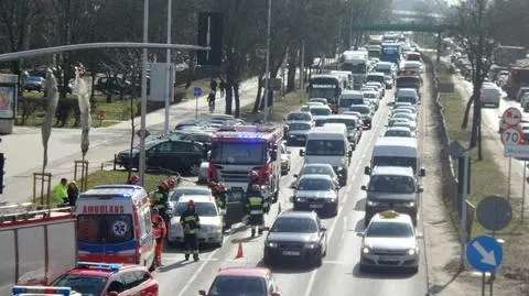 Najechanie na Czerniakowskiej. Jedna osoba ranna