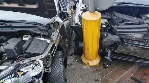 Wypadek na Mokotowie, dwie osoby poszkodowane