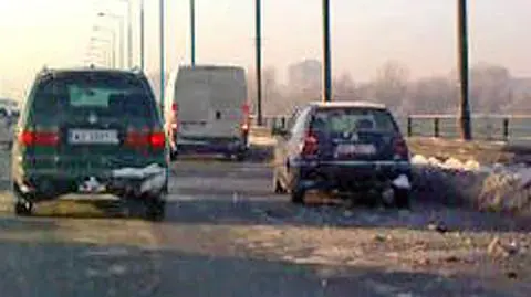 12 samochodów zderzyło się na moście Grota-Roweckiego