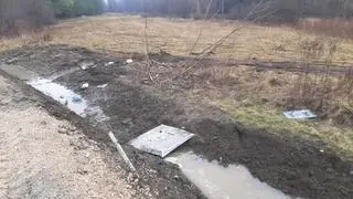 W Trąbkach autokar wjechał do rowu