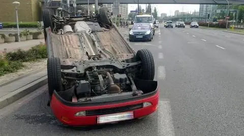 Dachował na Wołoskiej