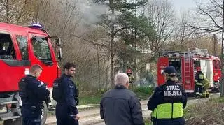 Podczas pożaru pustostanu na Białołęce wybuchły butle gazowe