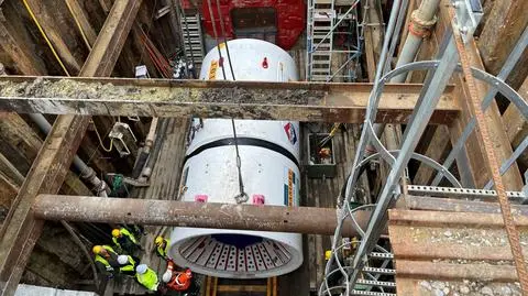 15-tonowa "Jolanta" drąży tunel pod ulicą