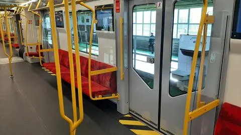 Kiedy działa, jest hałas, a gdy jest cicho, panuje zaduch. Problem z wentylacją w najnowszych pociągach metra