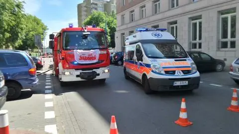 Pożar w mieszkaniu na Ochocie. "Kobieta w ciężkim stanie"