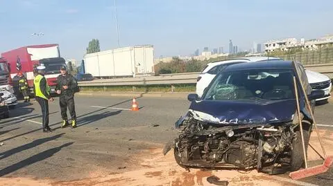 Zderzenie na Trasie Siekierkowskiej. Rozbite auta blokowały przejazd