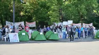 Protest przed ambasadą