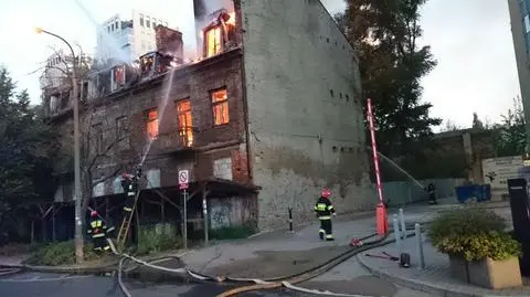 Prokuratura zajmie się pożarami zabytkowej kamienicy