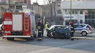 Zderzenie samochodu z autobusem w al. Stanów Zjednoczonych