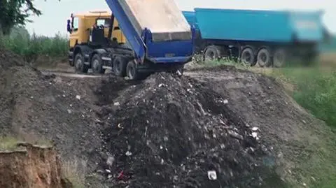 Wysypisko odpadów pod przykrywką żwirowni