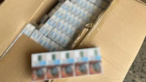 Ponad milion sztuk papierosów bez akcyzy. Policja zatrzymała dwóch mężczyzn