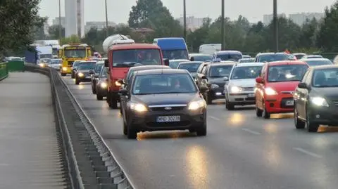 Kolizja trzech aut na moście Siekierkowskim