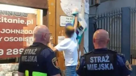 Flamastrem mazał swoje imię na kamienicach. Usuwał wszystko pod okiem strażników