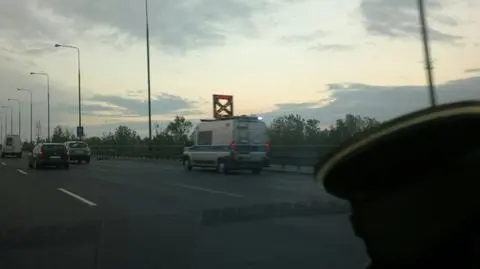 Pijany rowerzysta potrącony na moście Grota
