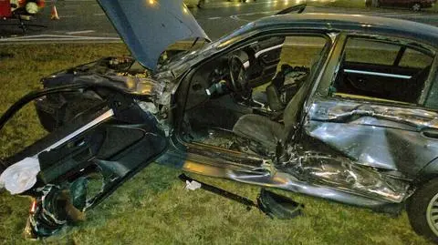 BMW w kawałkach, mercedes rozbity: wypadek na Mokotowie