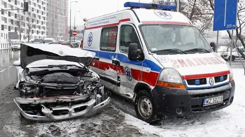 BMW uderzyło w karetkę na sygnale