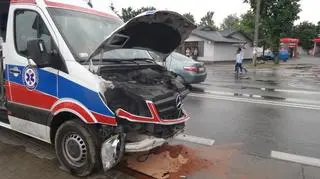 Fiat uno zderzył się z karetką 