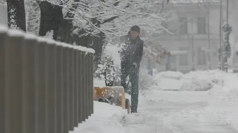 Czwartek ze śniegiem. Zima nie odpuszcza