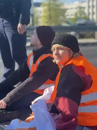 Ostatnie Pokolenie na moście Świętokrzyskim 