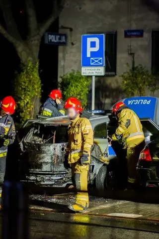 Pożar radiowozu na Karmelickiej 