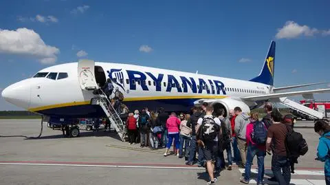 Ryanair przenosi loty krajowe z Modlina na Okęcie