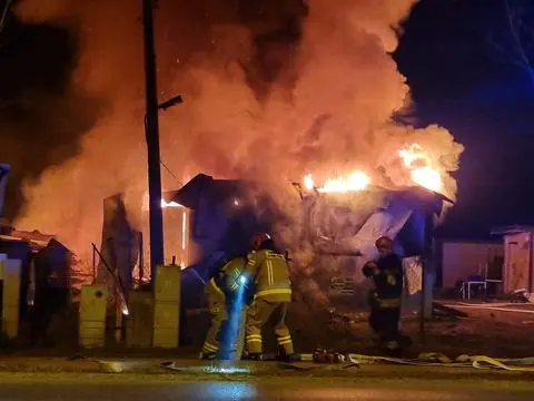 Pożar kontenerów budowlanych w Wawrze