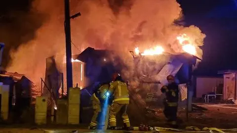 Pożar kontenerów budowlanych w Wawrze