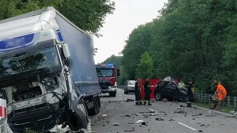 Czołowe zderzenie z tirem. Jedna osoba zginęła