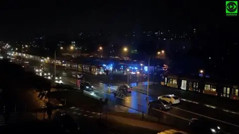 Zderzenie tramwaju i samochodu na Białołęce. Jedna osoba ranna