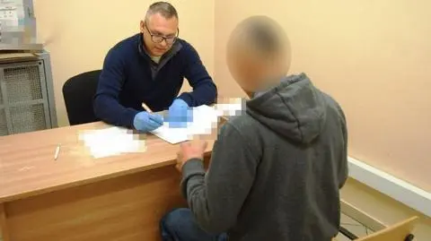 Rozłożył przed domem materiały wybuchowe. Groził, że je zdetonuje
