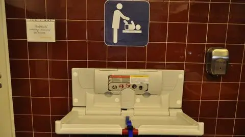 Przewiń dziecko w metrze