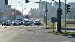 Fotoradary straży miejskiej owinięto czarną folią