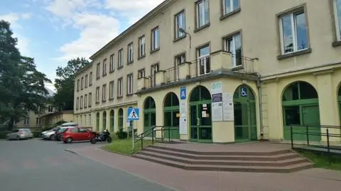 Zarzuty znęcania się nad dziećmi. Matka i jej partner aresztowani