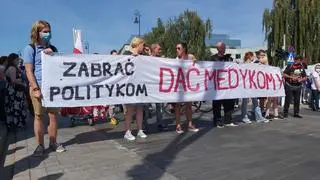 Protest pracowników ochrony zdrowia w Warszawie