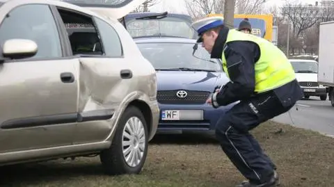 Ciągnik siodłowy zderzył się w nissanem