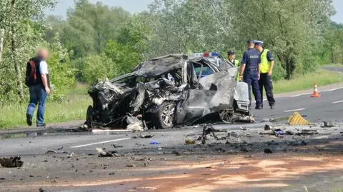 Tragiczny wypadek koło Karczewa. Samochód spłonął, jedna ofiara