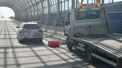 Karambol w tunelu Trasy Toruńskiej na kilka godzin zablokował ruch