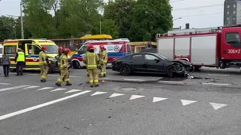 Kolizja dwóch aut we Włochach