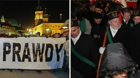 Setki osób przed Pałacem