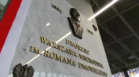 Roman Dmowski patronem Dworca Wschodniego. Podczas uroczystości pojawili się protestujący