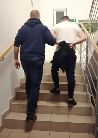 Policjanci z grupy "Skorpion" odzyskali skradzioną mazdę